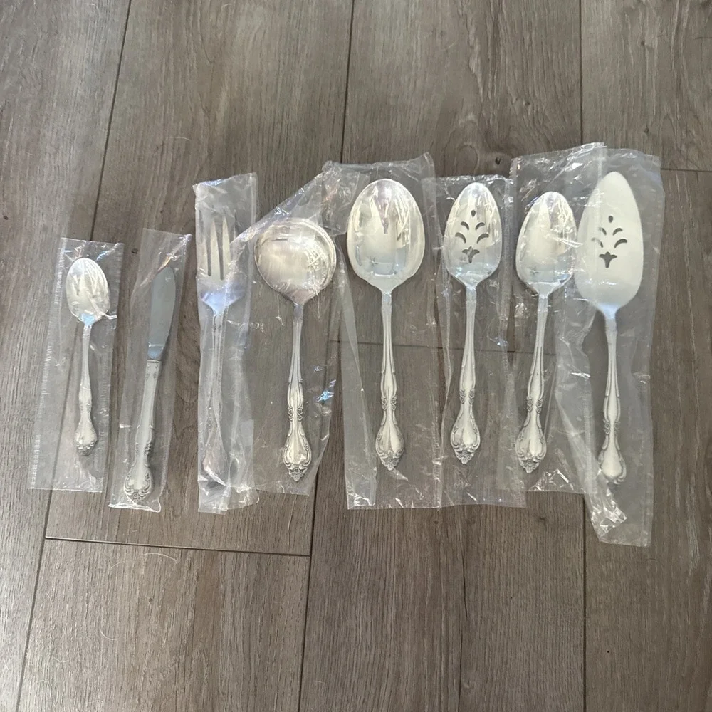 Oneida Community AFFECTION Silverplate 8 Piece Serving Set NEW